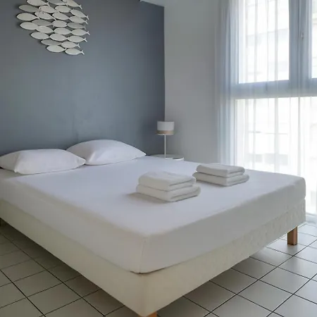 Apartment Avec Terrasse Quartier Des Presidents - 6 Personnes *